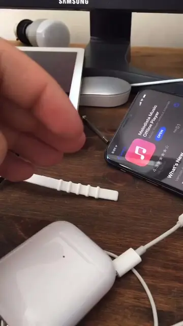 Let’s see what happens ... 🤯 #airpods #airpodscheck #iphone #airpodschallenge #