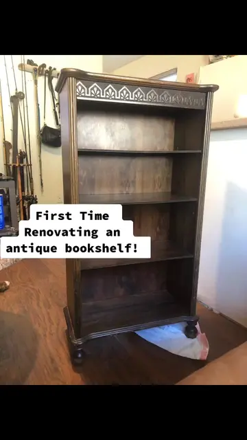 Renovating an antique bookshelf. #renovation#antiquefurniture#bookshelf#handpain