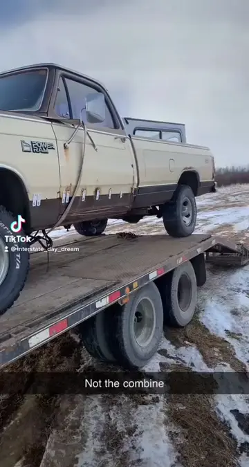 Shameless repost on this one #shitbox #trucks #dodge #1stgendodge #holdon #nooo 