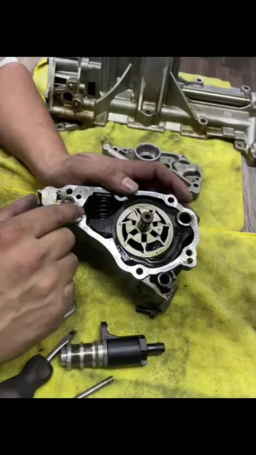 No lo hagan colegas 🤨 #bmw #dtc #bombaaceite #reparacion #mecanica #autos #fyp