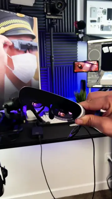 These are the 😎 Rokid Air 👓 AR Glasses which bring a movie theather right onto