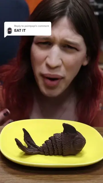 Replying to @paintpapi How do you eat an articulated chocolate fish? Ellie is on