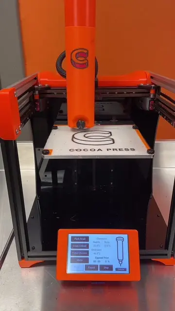 I maxed out the print volume for this vase! It was my first time refilling choco