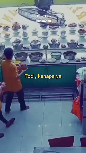Konteks : live mandi lumpur , #mandilumpur #nenek #ngemisonline #kemiskinan #liv
