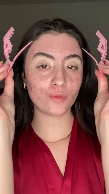 Another episode of makeup trend vs texture! What should I try next?? So so happy