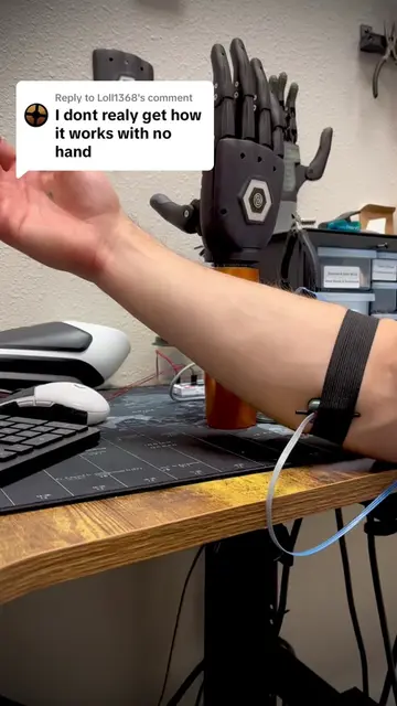 Replying to @Loll1368  Great question 🦾🐼 we use Electromyogrpahy. #emg #bionic