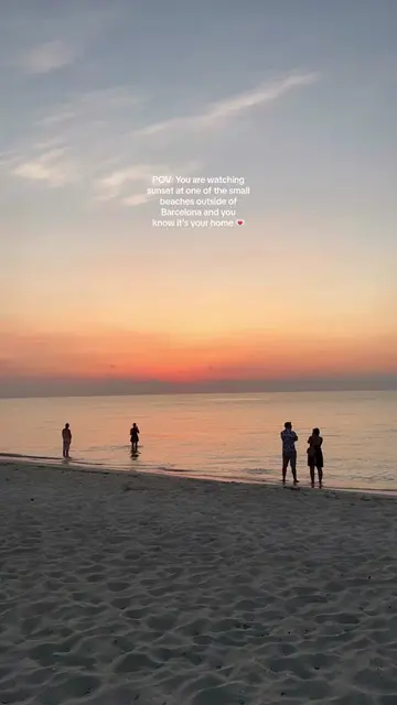 Travel tips IG: savoir.travels 💌  #sunset #sunsetbeach #beach #barcelona #barce