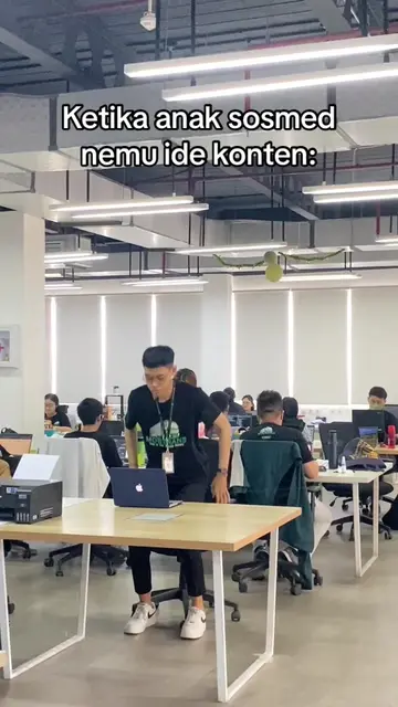 Momen yang bikin tegang satu kantor, ketika anak sosmed udah nemu ide konten 😭☺