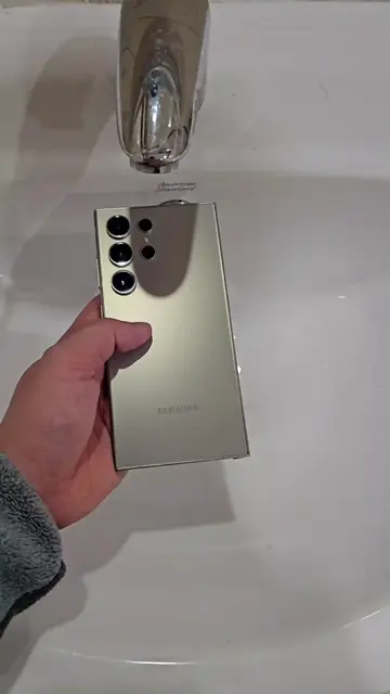 Samsung Galaxy S24 Ultra First Water Test 💦 This is Very Cool 😎 #samsunggalaxy