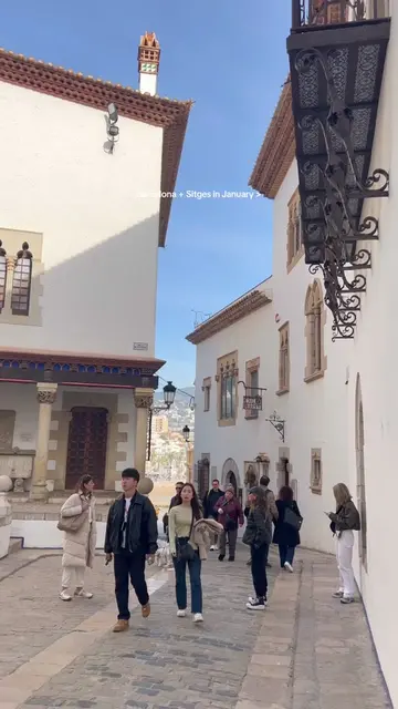 If you are visiting Barcelona, dont miss out on Sitges (just 30 min by train 🎉)