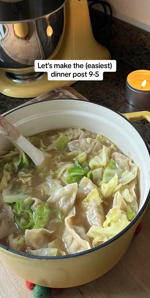 Easiest trader joes dumpling soup!! #traderjoesrecipe #dumplingsouprecipe 