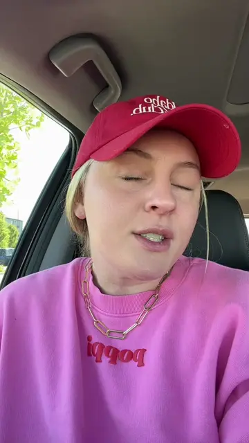 I cant stop laughing about what yall thought this pink microphone was 😂😂😂😂