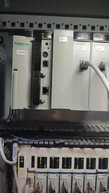 هل تريد تعلم برمجة PLC واستخدام لغة Ladder Logic لبناء أنظمة تحكم صناعية؟ في هذا