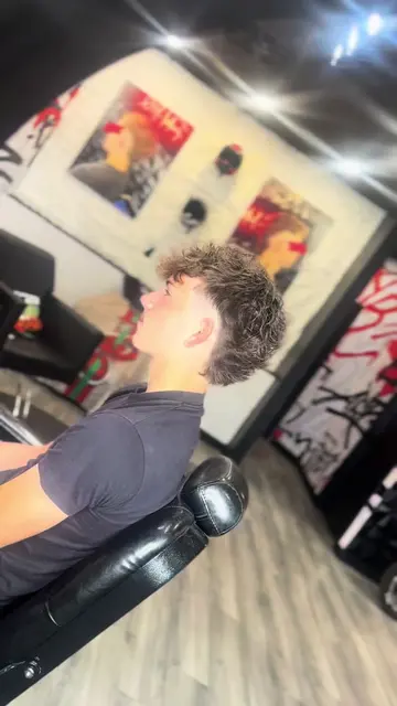 Modern mullet😤 Want a chop like this? Click the link in my bio, hit BOOK NOW on