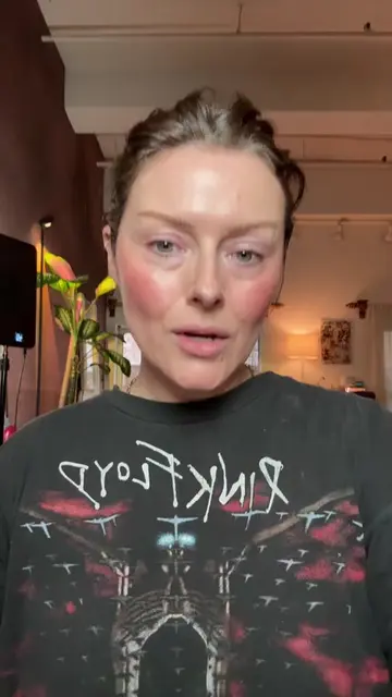 experts on experts.  @katiejanehughes using the iconic Smudge & Contour Lip Penc