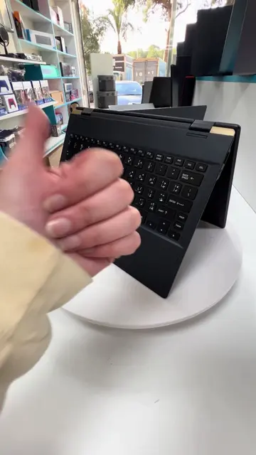 Laptop Toshiba portege بسعر رائع مع كتير هداية 😍😍 #Toshiba #laptoptoshiba #lap