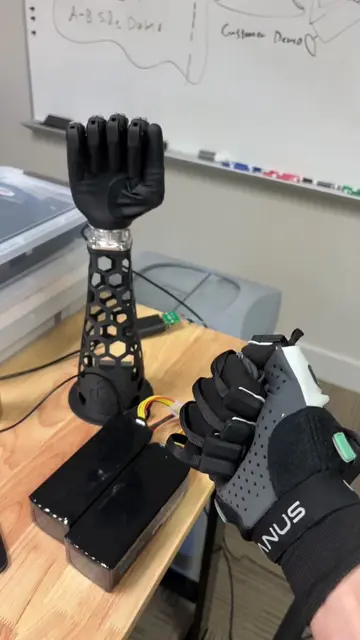 I’ve never shown yall our robotics hand. It’s actually insane. #bionics #enginee
