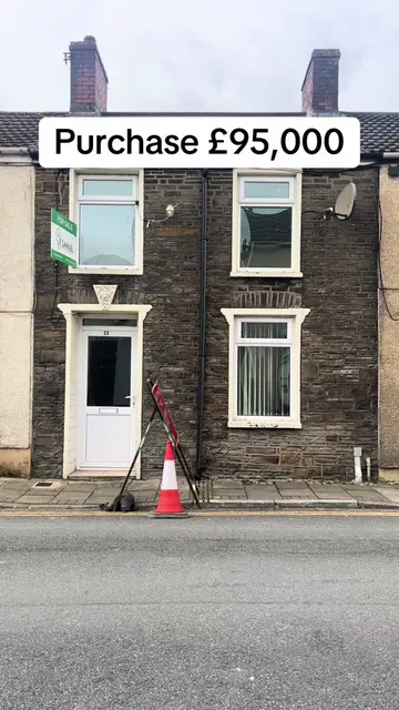 Just snagged another house for £95k! 💰💼  Deposit: £23,750.  Stamp duty: £3,800