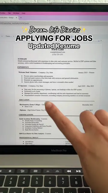 This is what my resume looks like now that I’ve completed two courses 🙆‍♀️🤩 #b
