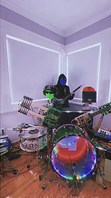 New bot: AA-Ron.EXE It may look dumb, but it’s good at humanizing a funky guitar