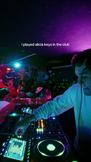 Nah hear me out - this song needs a remix #dj #mashup #djtransition #sydney #fy 