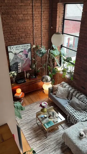 Sundays at home >>> #loftapartment #loftinspo #lofttour #midcenturymodern #inter