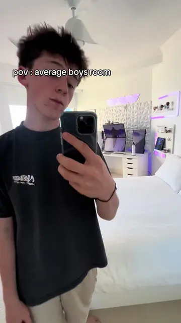 Most AVERAGE Teens Room 👨‍💻|| Is It TUFF 🔥|| #Tech #techtok #zenontech #clean