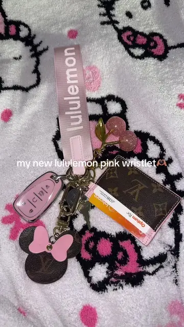 she's so pretty!🥹🎀 love my new lululemon pink keychain! #lululemon #peonypinkl
