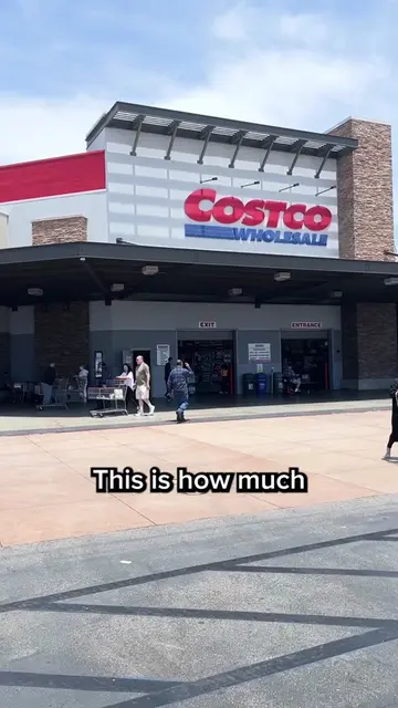 Costco might just be the best retail job in America. With solid pay, yearly bonu