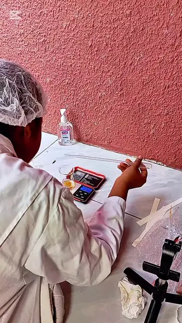 Donc parce que je fabrique mes parfums au Cameroun, ils sont automatiquement mau