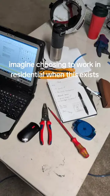 couldn't be me 🤷🏻‍♂️🤟🏻 #industrial #electricalengineering #electrician #blue