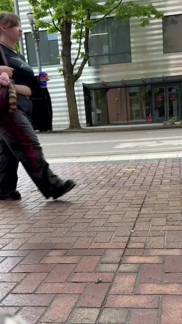 Nobody Helped… Until She Did 💛 Follow for more stories that prove kindness is s