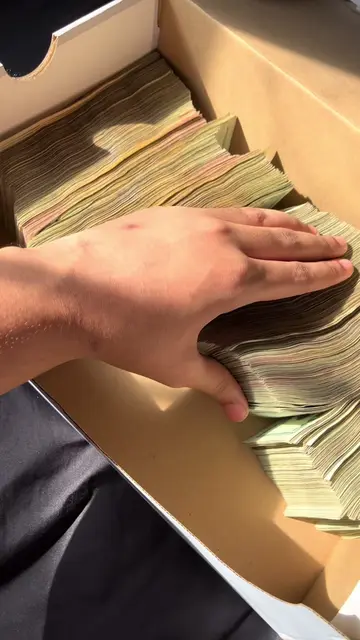 Same shoebox new money💰 #abuseboa #money #foryoupage #hustler 