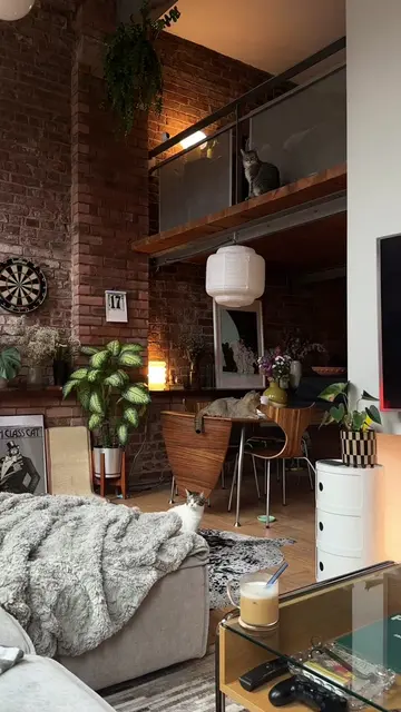 Loft cats 🐈‍⬛✨ #boyandgirlapartment #apartmentinspo #loftinspo #loftapartment #