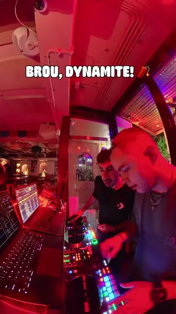 He made me do it I swear 😭 #dj #music #wordplay #clubdj #transition 