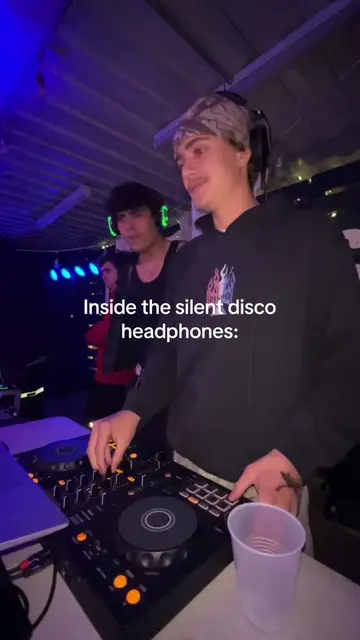 Silent discos are so fun #dj #silentdisco #housemusic #halloween #techhouse 
