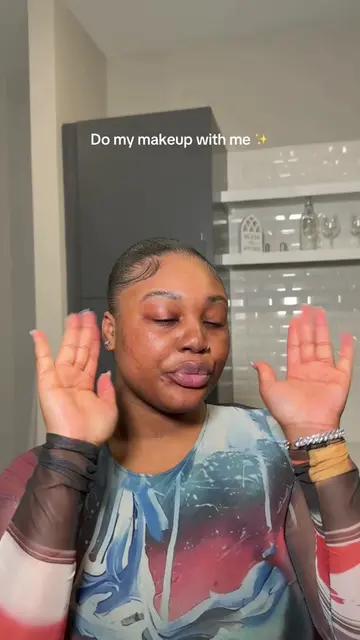 Glam on myself! Has anyone else been obsessed with shimmer lately? LOVE it!🥰♥️✨