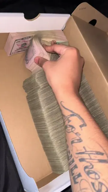 King of the money 🦀. #abuseboa #moneytok 