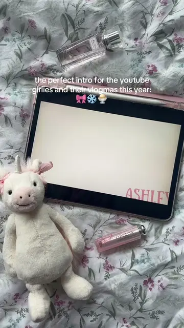 “Candycane Kiss” template now available in my shop❄️ Link in bio🪄🎀 So happy to