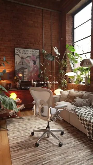 I can't believe I have my dream office chair... the iconic Herman Miller Aeron |