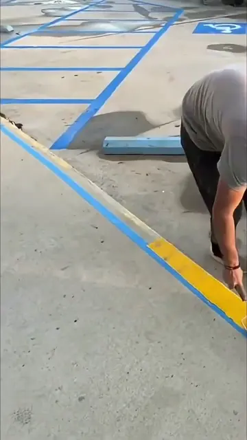 $3K/Day - Start a parking lot striping business!!  #businessidea #sidehustleforb