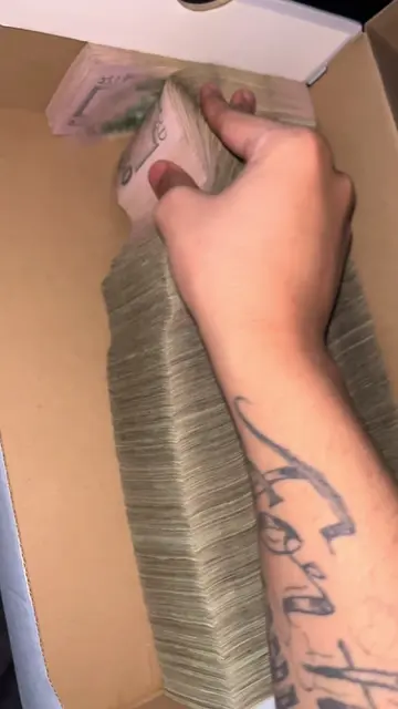 Master of the money 🦀. #moneytok #abuseboa 
