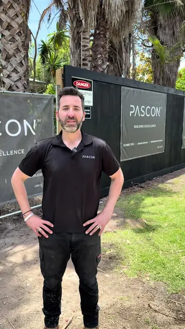 The best Hoarding you will EVER see at @Pascon  Good builders don’t build anythi