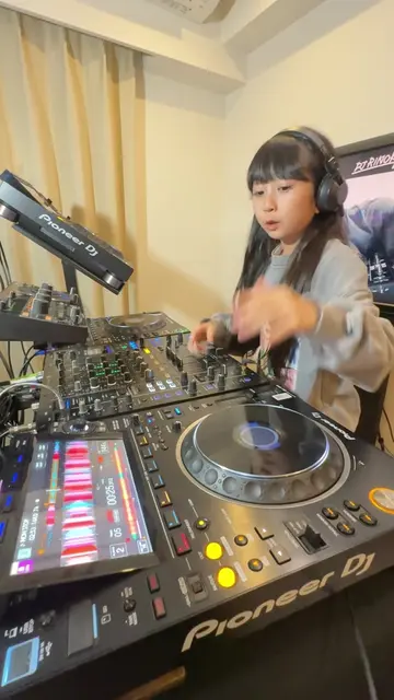 HANAさんの"NON STOP"を3枚使いしたプレイを考えてみたよー😆✨ "I came up with a three-deck mix idea usi