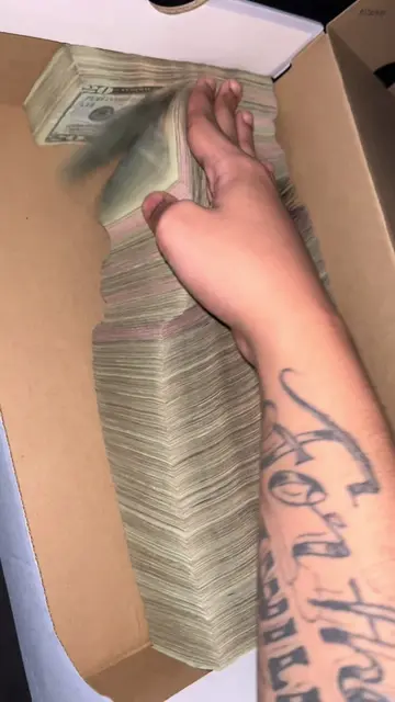 They can’t stop the money 🦀💸. #abuseboa #moneytok 