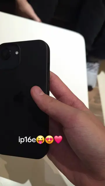 @erdemertrk12's phone #apple #iphone #ios #techtok #iphone16e 