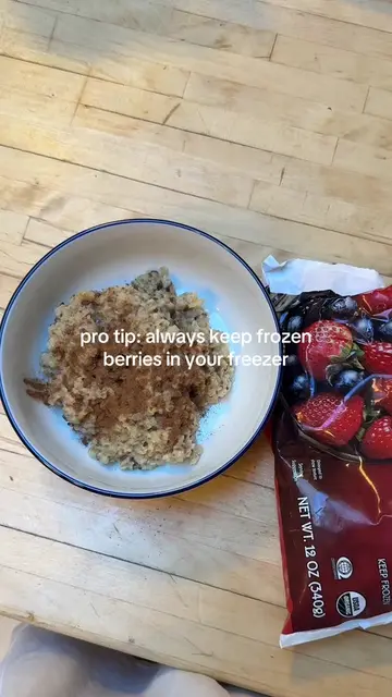 hot take but oatmeal is low key better with frozen berries than fresh >>>>