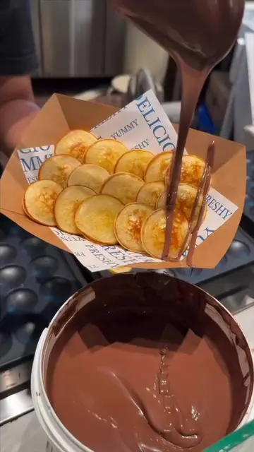 This mini pancake stand turned simple batter into a serious business 🥞✨ People 