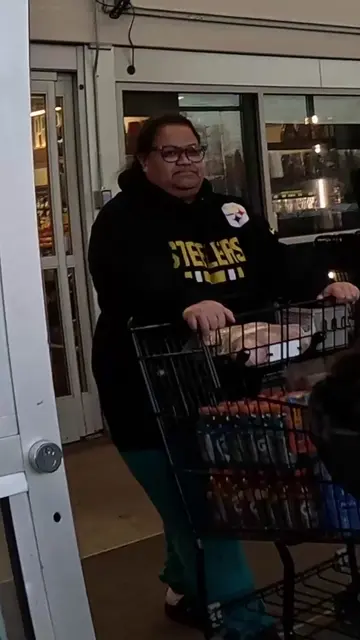 She was just a mom trying to buy groceries for her two kids 🥺 #mrgratidude #kin