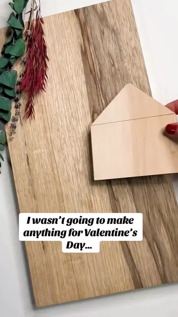 Well I suppose it’s technically a like note… #valentinesdaydecor #woodworkingart